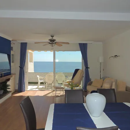 Апартаменты Las Gaviotas Beach - Playa - Sea Front - Frente Al Mar *